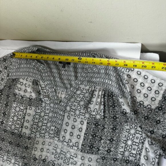 NYDJ NEW Pintuck Blouse Flowy Print Patchwork Top Split Round Neck Minimalist 1X - Picture 13 of 16